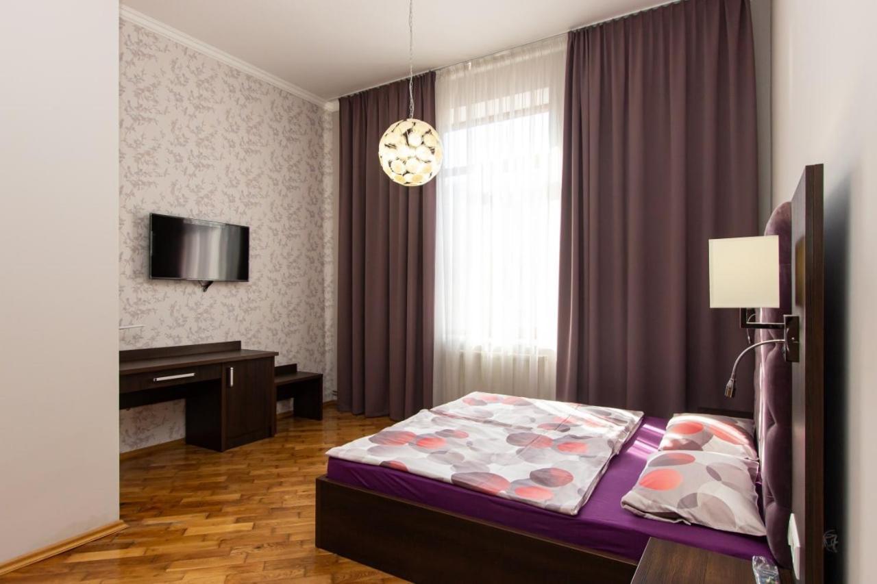 Апартаменти В Центрі Міста Ivano-Frankivsk Exterior photo
